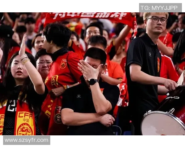 中国足球球星热爱祖国的心声与行动展现足坛真情